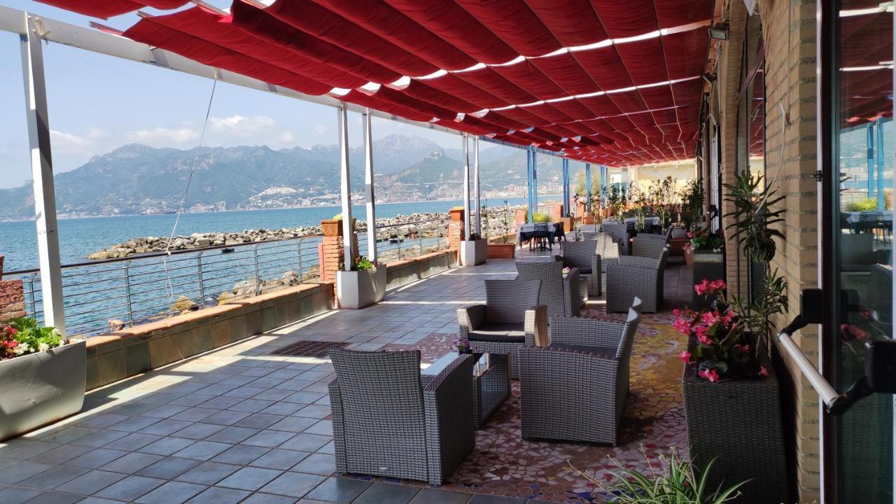 Hotel Centro Congressi Polo Nautico Salerno Esterno foto