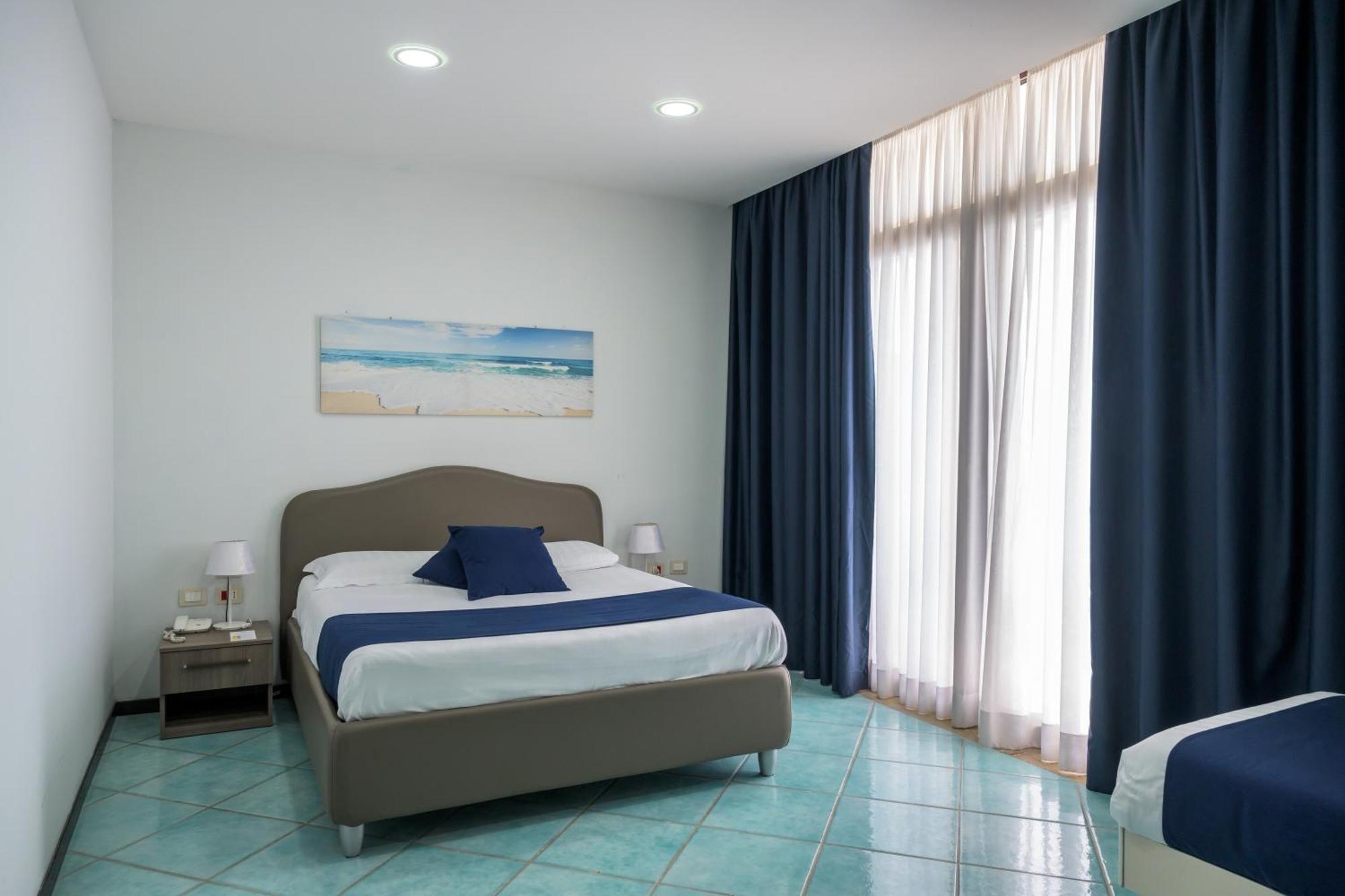Hotel Centro Congressi Polo Nautico Salerno Esterno foto