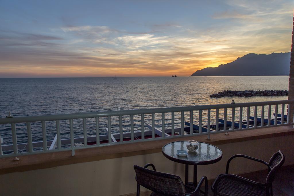 Hotel Centro Congressi Polo Nautico Salerno Esterno foto